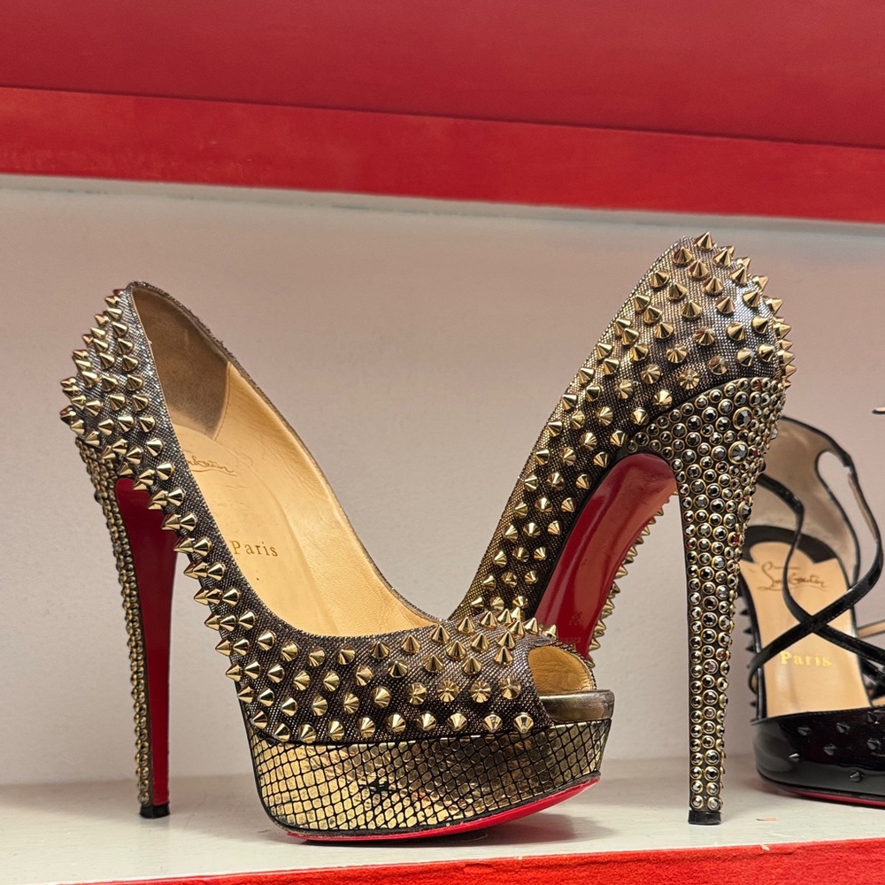 Louboutin studded heels 39.5